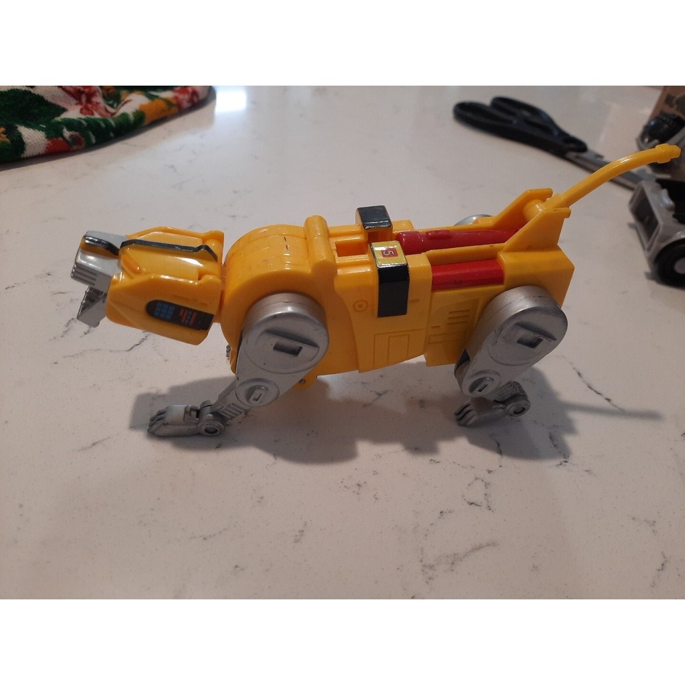 Yellow Lion Vintage Voltron Third Dimension Action Figure 1998 Trendmasters 90s